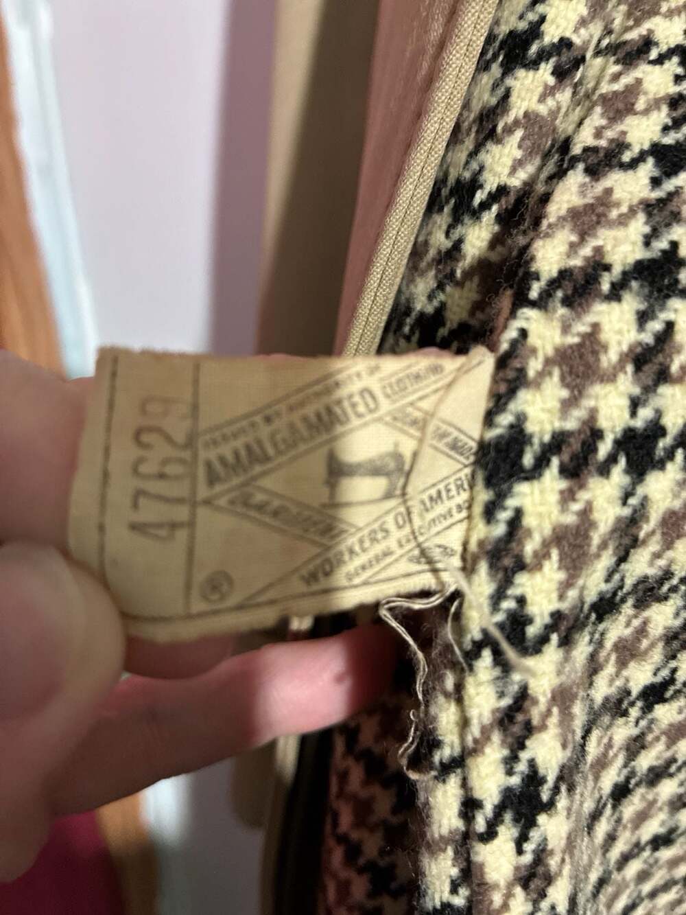 Vintage Forecaster of Boston Tan Trench Coat with Houndstooth Lining Size 15/16 - Picture 3 of 6
